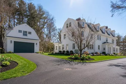2 Effie Pl, Lexington, MA 02421
