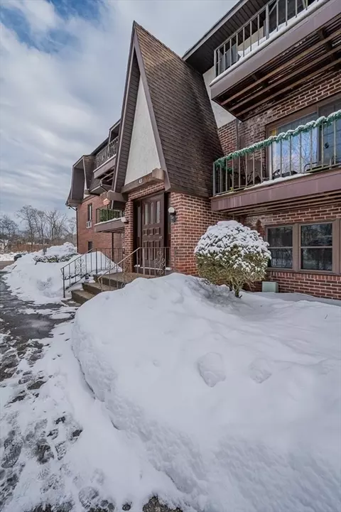 43 West St #A2, Randolph, MA 02368