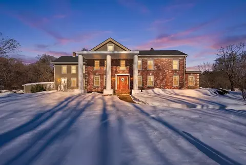 86 Rice Corner Rd, Brookfield, MA 01506