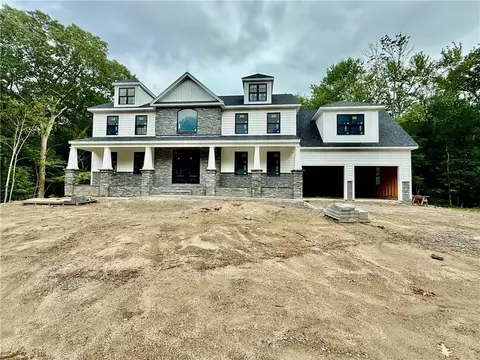 12 Beechwood Dr, Cranston, RI 02921