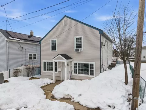 10 Aberdeen St, Fall River, MA 02721 photo 2