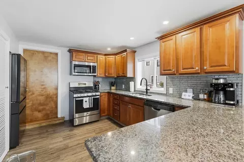 10 Aberdeen St, Fall River, MA 02721 photo 8