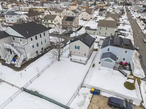 10 Aberdeen St, Fall River, MA 02721 photo 4