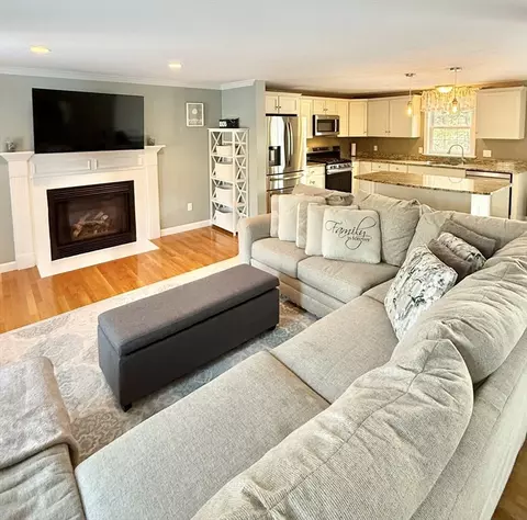 Living - 12 Wintergreen Rd, Mashpee, MA 02649 photo 2 of 4