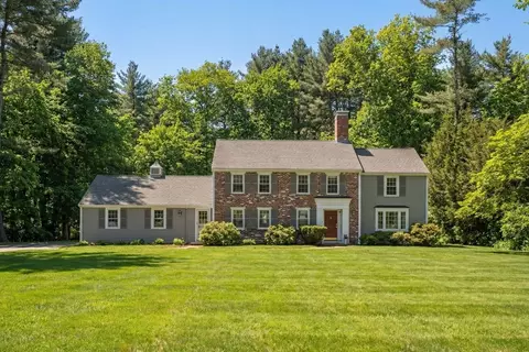 30 Surrey Ln, Topsfield, MA 01983