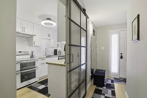 44 Village Hill Ln #44, Natick, MA 01760