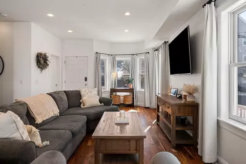 10 Ford St, Boston, MA 02128