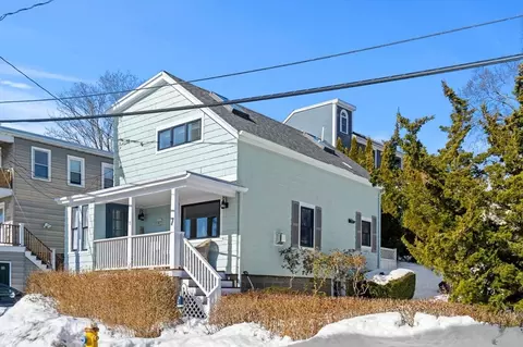 7 Cottage St, Marblehead, MA 01945