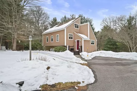 12 Herring Brook Ln, Pembroke, MA 02359