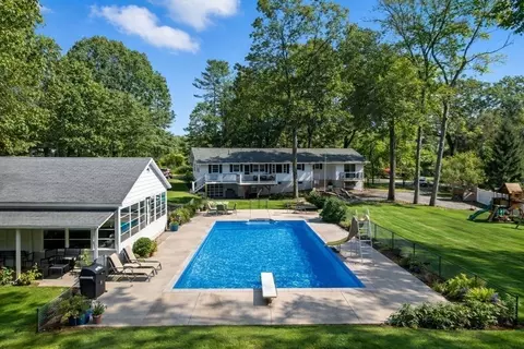 Exterior - 534 Forest St, Methuen, MA 01844 photo 9 of 11