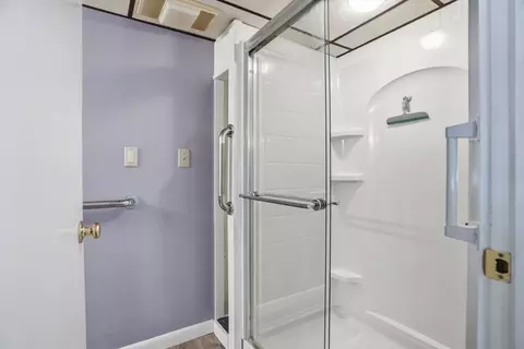 Bath - 534 Forest St, Methuen, MA 01844 photo 5 of 5