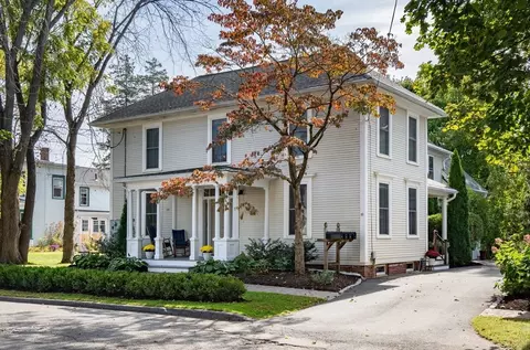 51 Phillips Pl # A, Northampton, MA 01060