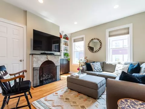 13 Russell St #1, Charlestown, MA 02129