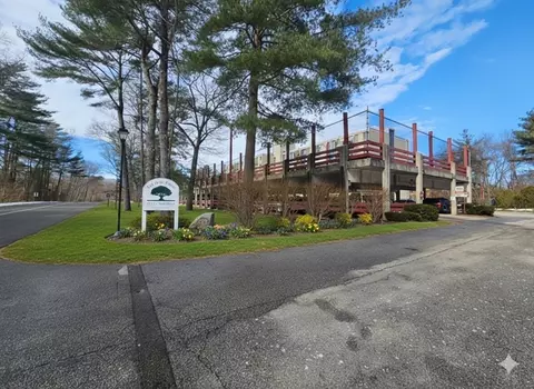 55 Tall Oaks Dr #L8, Weymouth, MA 02190