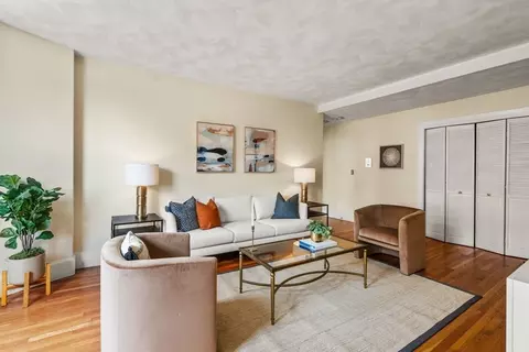 37 Saint Paul St #3, Brookline, MA 02446
