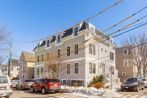 24 Rush St #E, Somerville, MA 02145