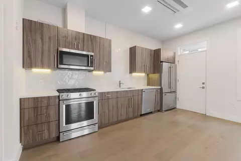24 Rush St #E, Somerville, MA 02145 photo 3