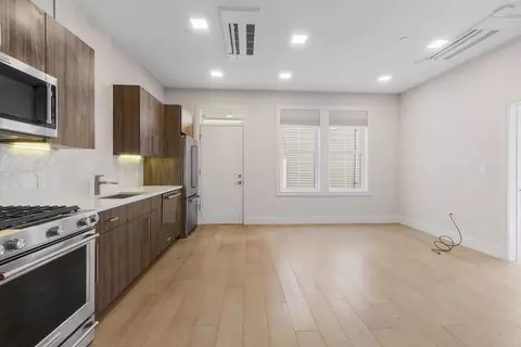 24 Rush St #E, Somerville, MA 02145 photo 2