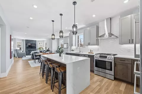 14 Maple St #14, Watertown, MA 02472