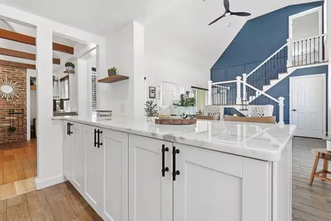 12 Warren St, Georgetown, MA 01833 photo 9
