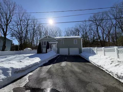 22 Columbia Ave, Fitchburg, MA 01420