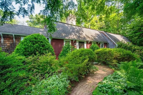 4 Leslie Rd, Winchester, MA 01890