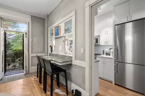 236 Walnut St, Brookline, MA 02445 photo 9