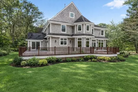 1 Puddingstone Cir, Westport, MA 02790