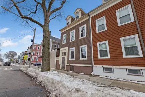 867 E Broadway, Boston, MA 02127 photo 2