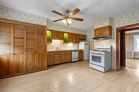 867 E Broadway, Boston, MA 02127 photo 17