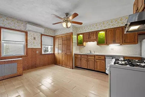 867 E Broadway, Boston, MA 02127 photo 18