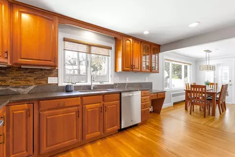 60 Douglas Rd, Needham, MA 02492 photo 12