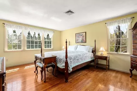 Bedroom - 178 Atlantic St, Gloucester, MA 01930 photo 2 of 5