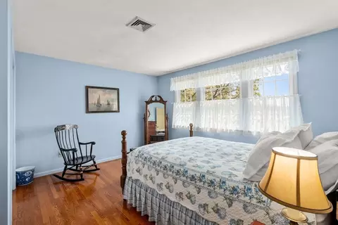 Bedroom - 178 Atlantic St, Gloucester, MA 01930 photo 4 of 5