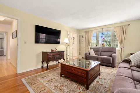 Living - 178 Atlantic St, Gloucester, MA 01930 photo 2 of 4