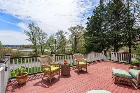Exterior - 178 Atlantic St, Gloucester, MA 01930 photo 2 of 8