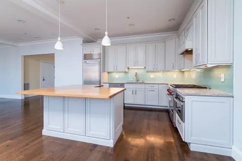 142 Fuller St #4, Brookline, MA 02446 photo 2