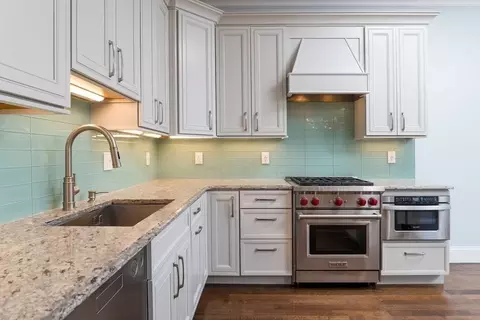 142 Fuller St #4, Brookline, MA 02446 photo 4
