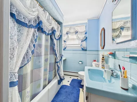 304 Cambridge St, Fall River, MA 02721 photo 4