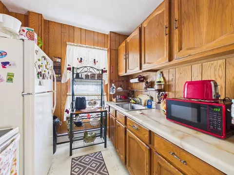 304 Cambridge St, Fall River, MA 02721 photo 7