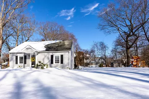 122 Samoset Ave, Mansfield, MA 02048