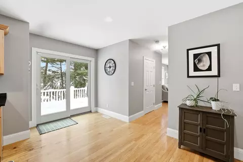 Entry Way - 18 Red Pine Ln, Wareham, MA 02571 photo 2 of 3
