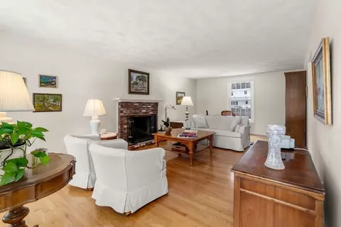 21 Brewster Dr, Needham, MA 02492 photo 4