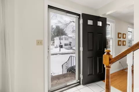 21 Brewster Dr, Needham, MA 02492 photo 2