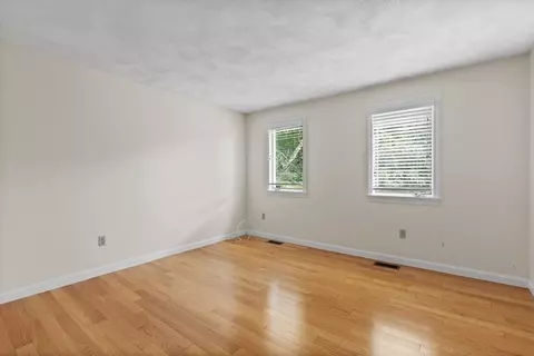 Bedroom - 1 Traverse St #E, Wakefield, MA 01880 photo 5 of 6