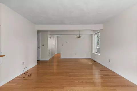 Living - 1 Traverse St #E, Wakefield, MA 01880 photo 2 of 8