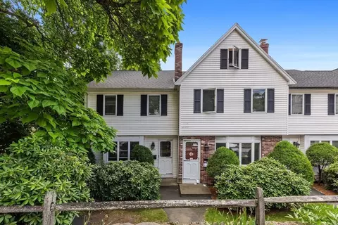 Exterior - 1 Traverse St #E, Wakefield, MA 01880 photo 3 of 5