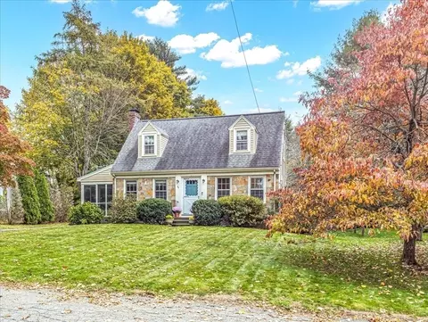46 Park St, Dedham, MA 02026 photo 2
