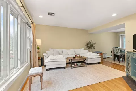 335 W 4th St #335, Boston, MA 02127