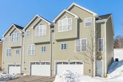 15 Dunia Ln #15, Northborough, MA 01532